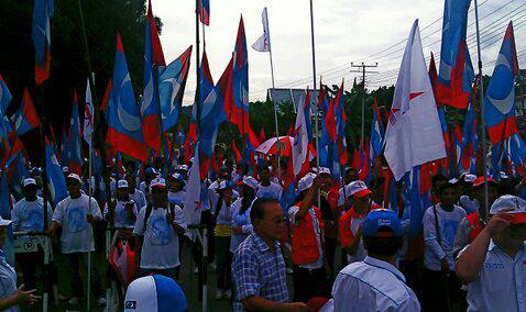 Pakatan Rakyat di pusat penamaan calon Kota Kinabalu.
