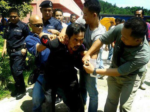 Pengundi hantu yang berjaya ditangkap di Penampang,Sabah. Penduduk di situ saling mengenali antara satu sama lain. Syabas! 