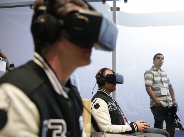 收購 Oculus VR 後第一步，Facebook 擬開發虛擬實境 App