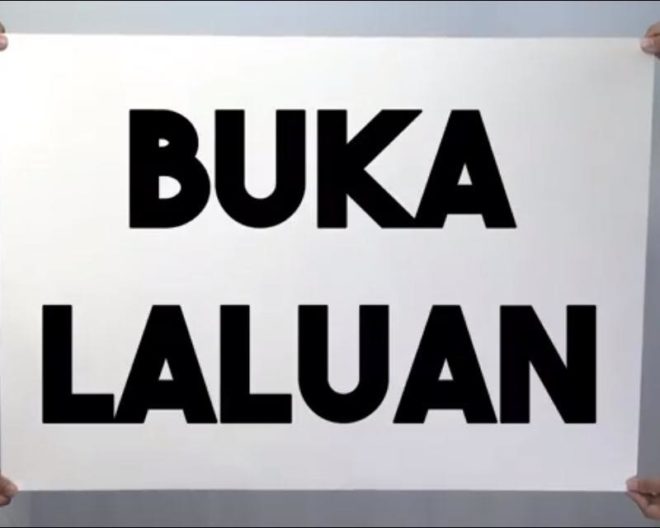 BUKA LALUAN - 請讓路 以便通行 當看到這些牌子時，請配合以便維持現場秩序。