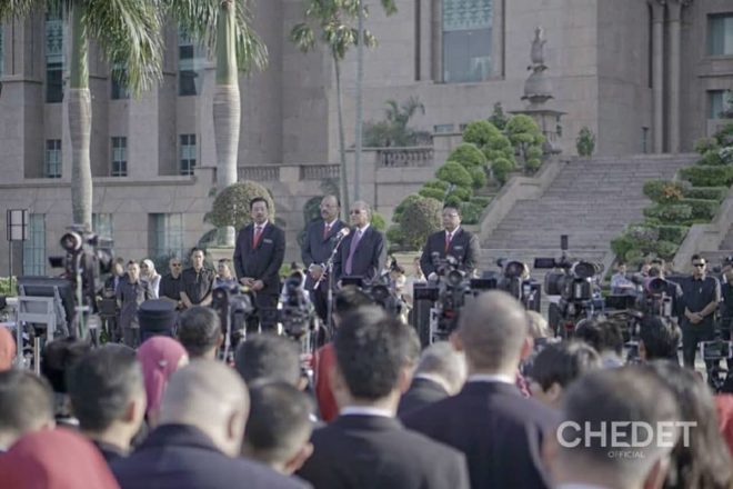 [照片集] 敦马重返首相署上班第一天打卡！