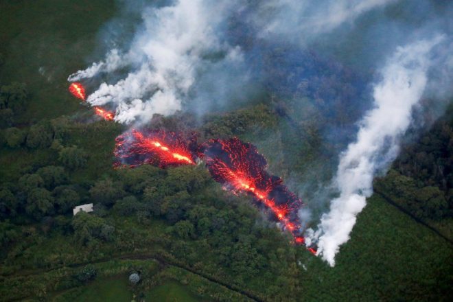 5月，夏威夷基拉韋厄火山噴發，熔岩從雷拉尼莊園（Leilani Estates）以東的一處裂縫中流出。火山爆發時，熔岩噴射高度達70米。